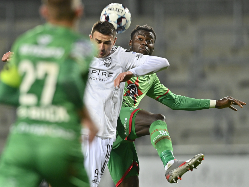 EUPEN, BELGIUM - NOVEMBER 6 : Frank Boya midfielder of Zulte Waregem during the Jupiler Pro League match between KAS Eupen and SV Zulte Waregem on November 06, 2021 in Eupen, Belgium, 6/11/21 ( Photo by David Hagemann / Photonews