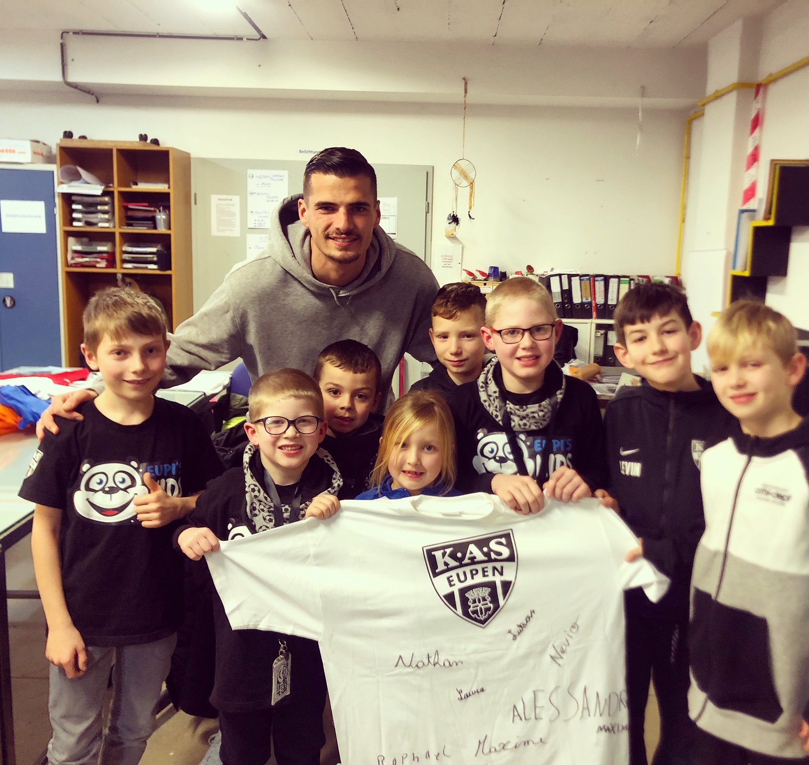 2B50BF5B-AF5A-4D70-83F1-519C1B69F559