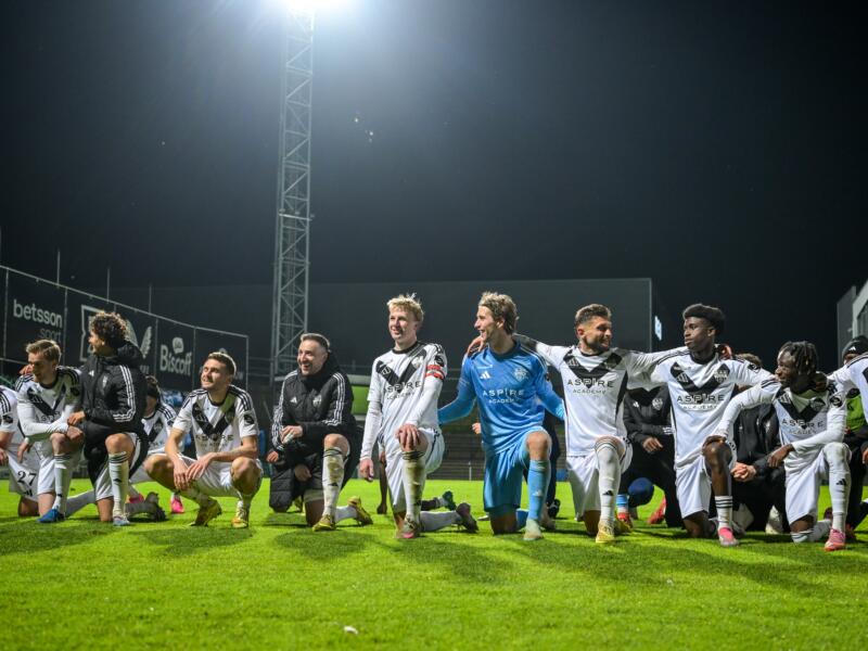 Eupen's players celebrate after winning a soccer game between Club NXT and KAS Eupen, Saturday 04 April 2026 in Roeselare, on day 32 of the 2025-2026 'Challenger Pro League' 1B second division of the Belgian championship. BELGA PHOTO DAVID PINTENS