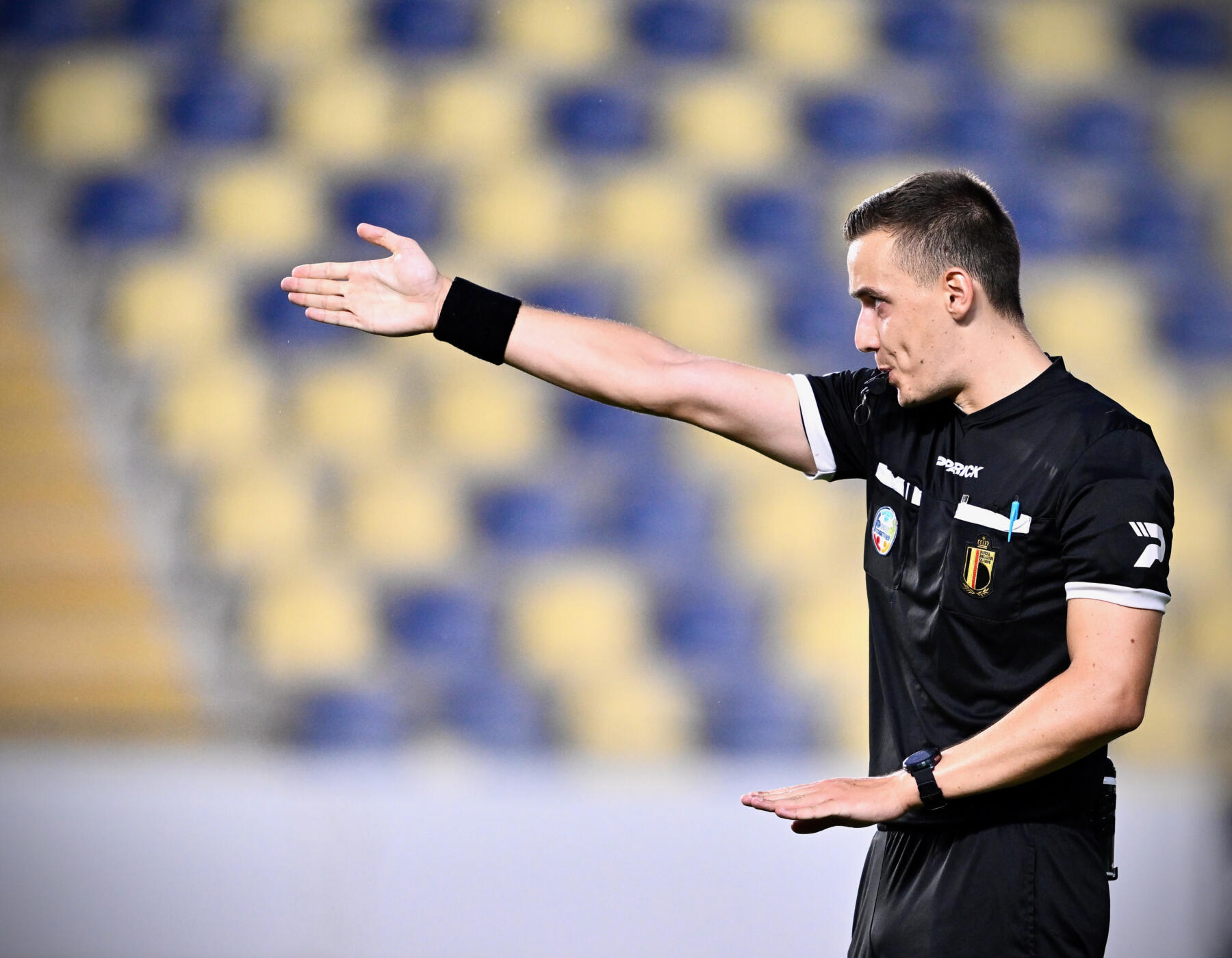 referee Michiel Allaerts pictured during a soccer match between Sint-Truidense VV and FCV Dender EH, Saturday 17 August 2024 in Sint-Truiden, on the fourth day of the 2024-2025 season of the 'Jupiler Pro League' first division of the Belgian championship. BELGA PHOTO JOHAN EYCKENS