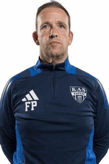 coach-stands-confidently-12082025142621