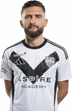 man-in-black-and-white-jersey-08082025161845