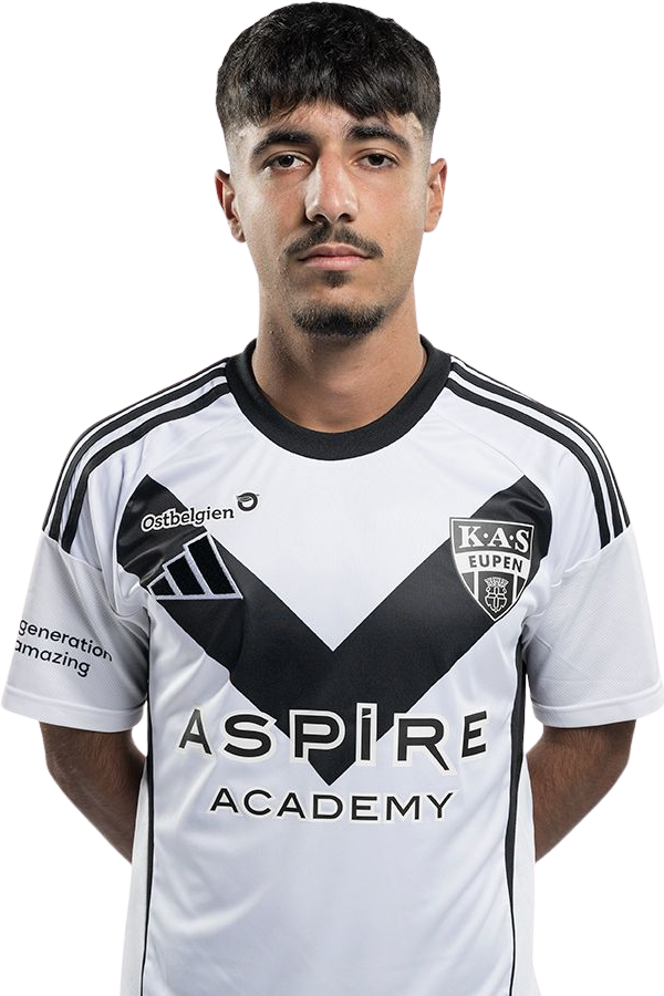 soccer-player-in-white-jersey-08082025163428