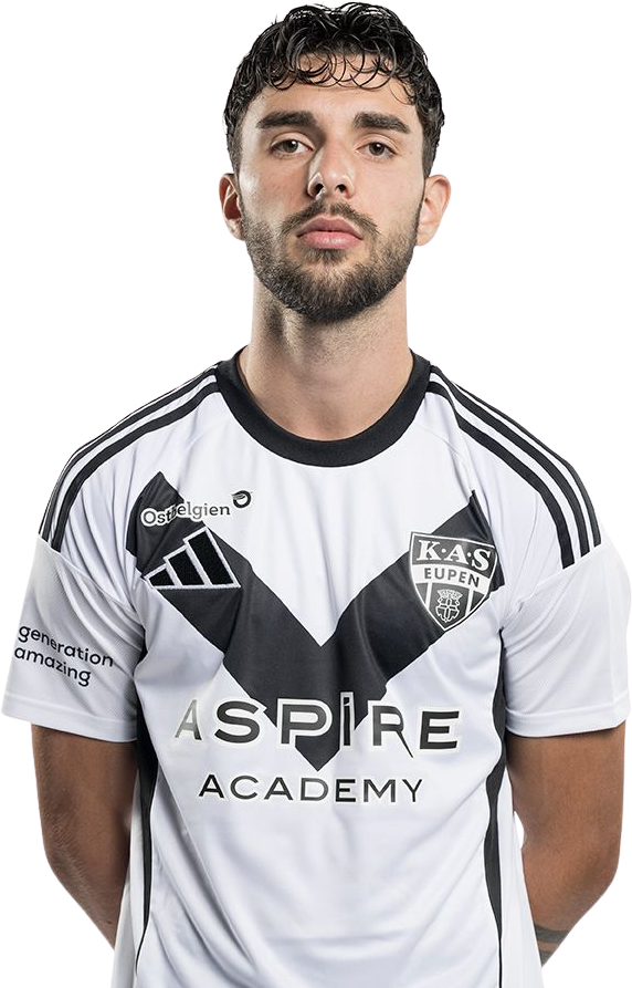 soccer-player-in-white-jersey-08082025163456